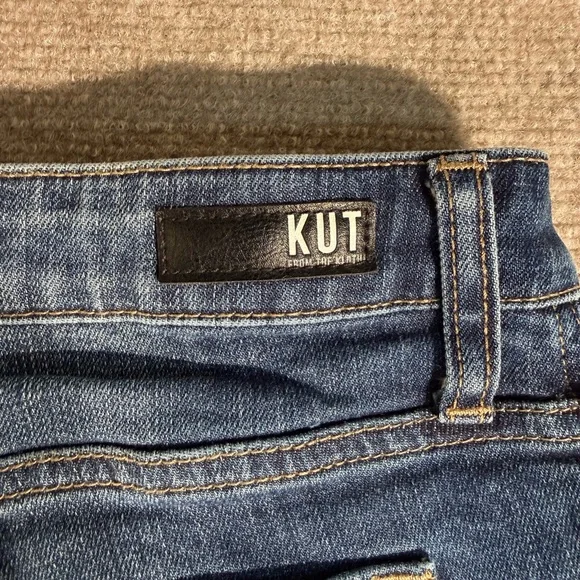 Kut from the Kloth Medium Wash Gidget Fray Denim Jean Shorts - Size 12 - Picture 6 of 6
